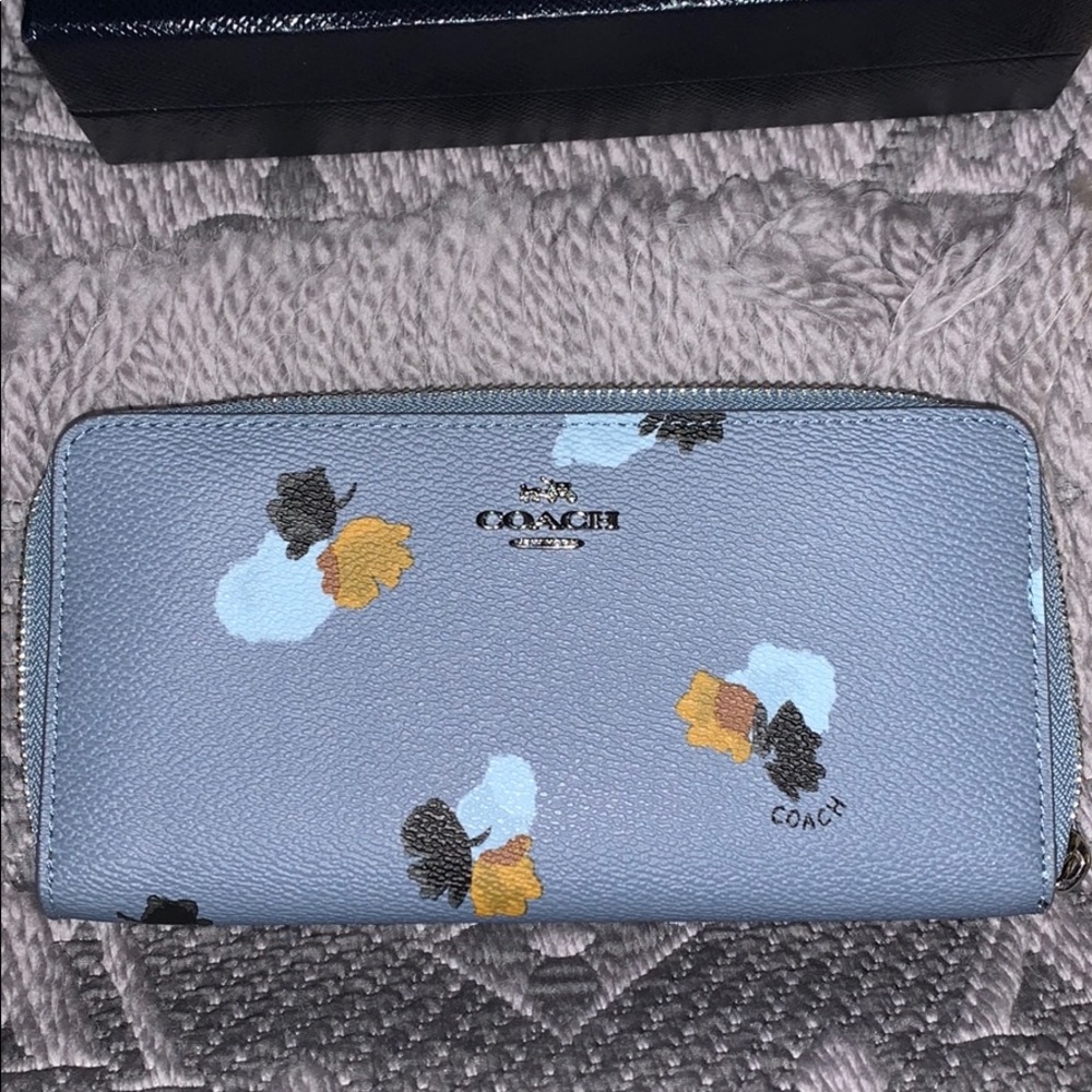 Coach wallet original tag price $195